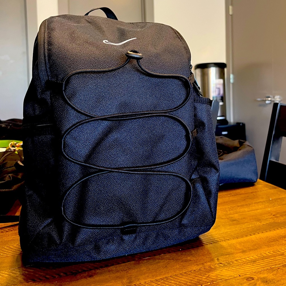 Nike new women’s black back pack